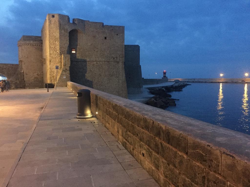 Palazzo Dei Gesuiti Монополи Экстерьер фото