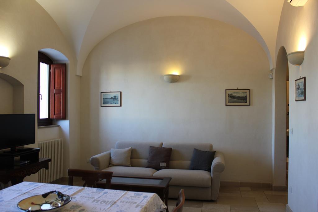 Palazzo Dei Gesuiti Монополи Экстерьер фото